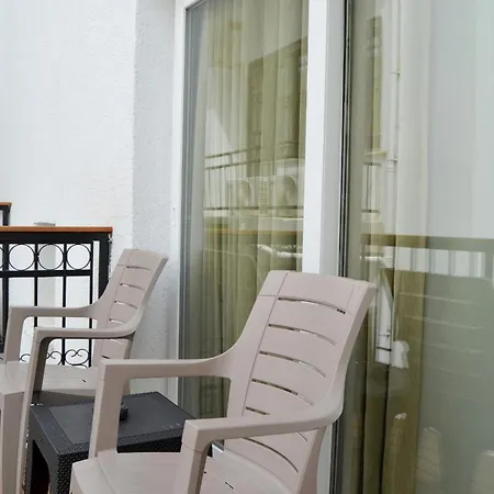 Loca Centre Apartment