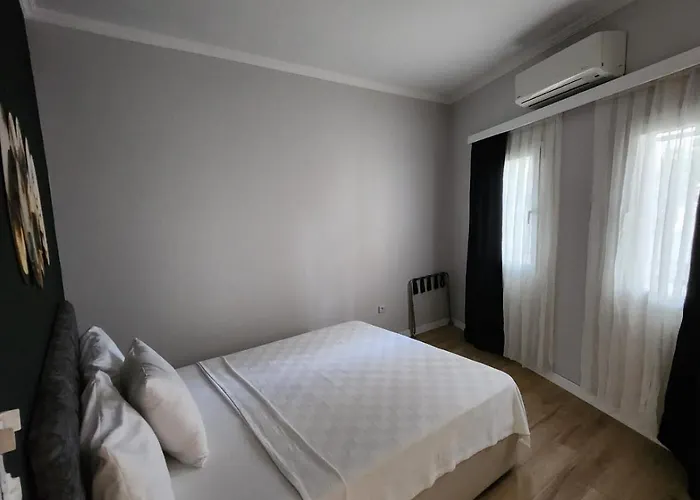 Loca Centre Apartment *